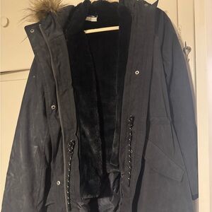Abercrombie & Fitch Black Fur-Trimmed Puffer Coat